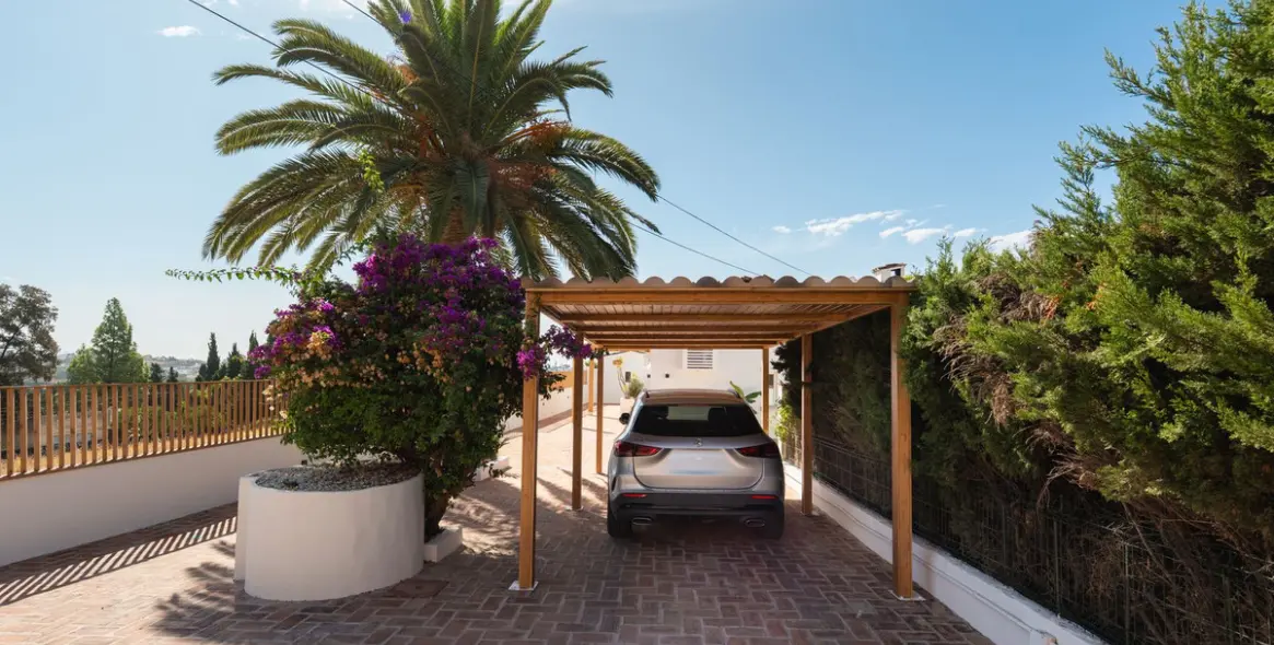 Продажа  отдельно стоящей виллы в Guadalmina Alta 32