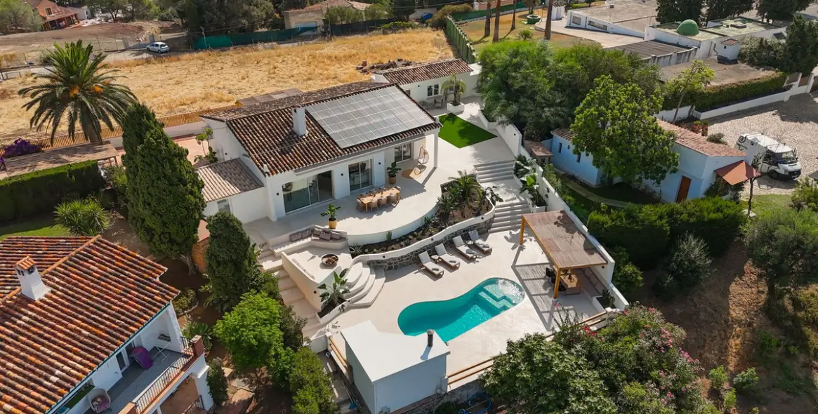 Продажа  отдельно стоящей виллы в Guadalmina Alta 37