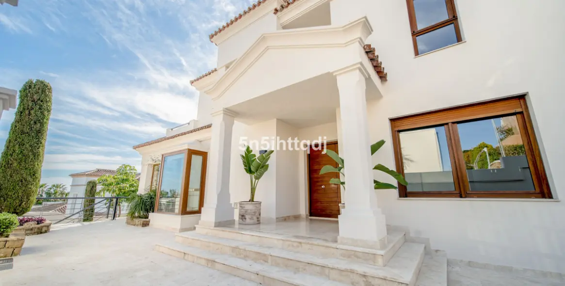 Продажа  отдельно стоящей виллы в Benahavís 5