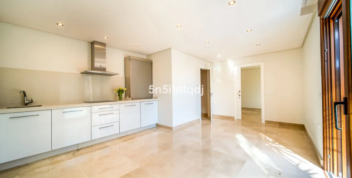 Продажа  отдельно стоящей виллы в Benahavís 12