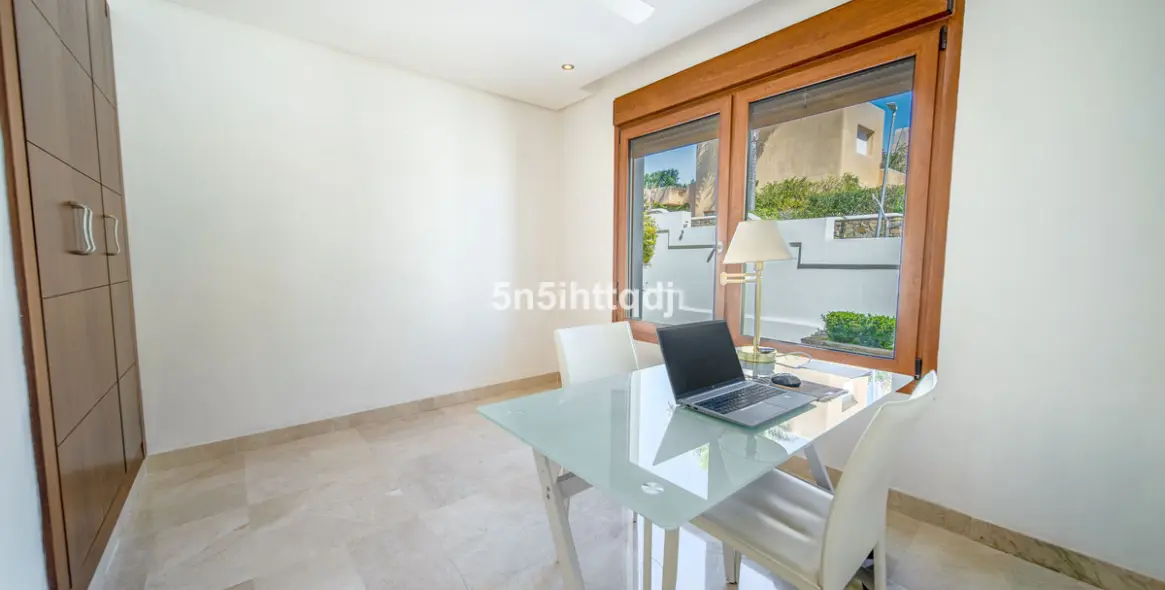 Продажа  отдельно стоящей виллы в Benahavís 15