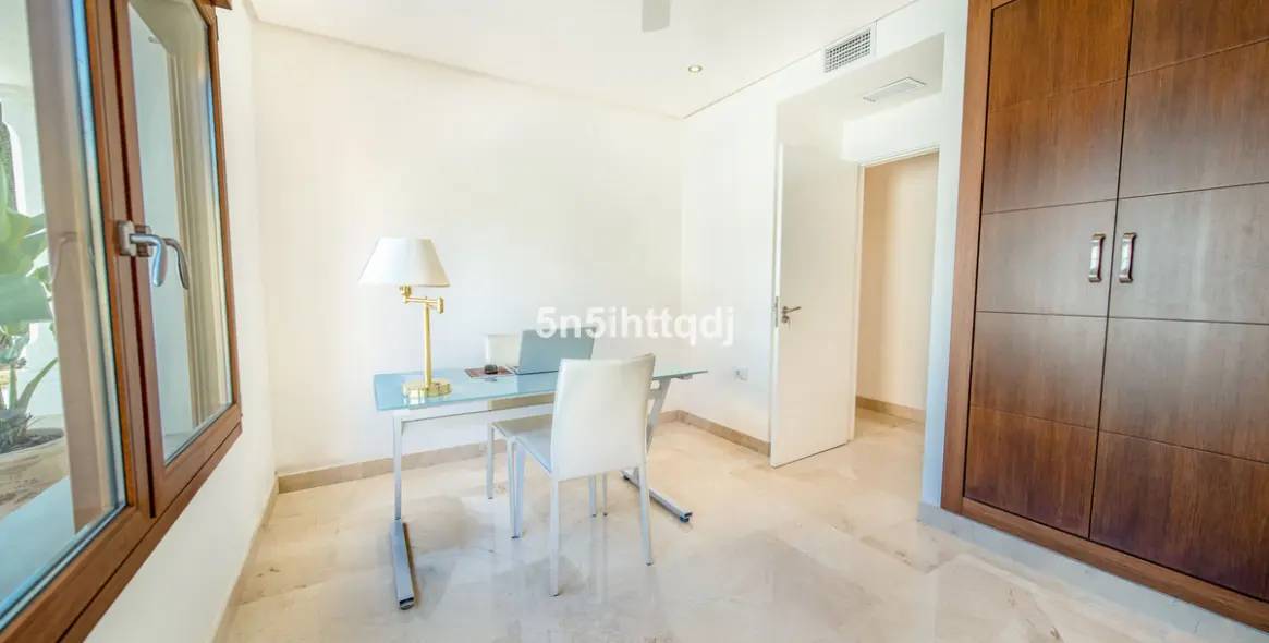 Продажа  отдельно стоящей виллы в Benahavís 16