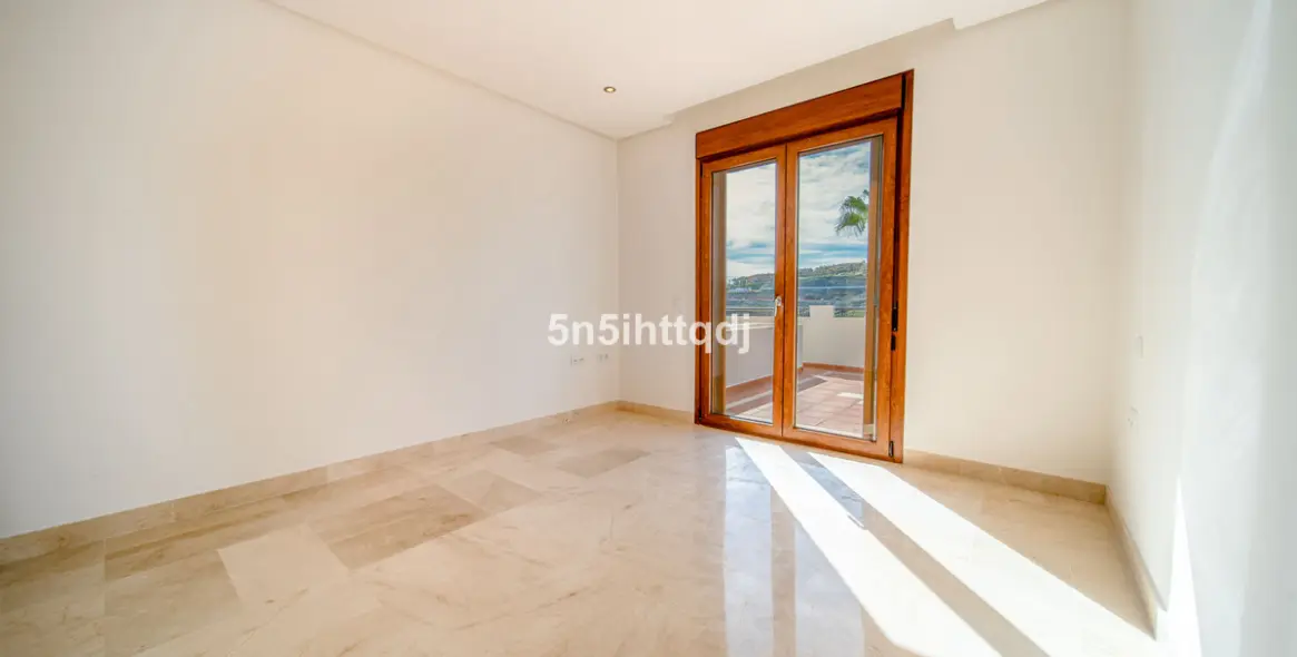 Продажа  отдельно стоящей виллы в Benahavís 19