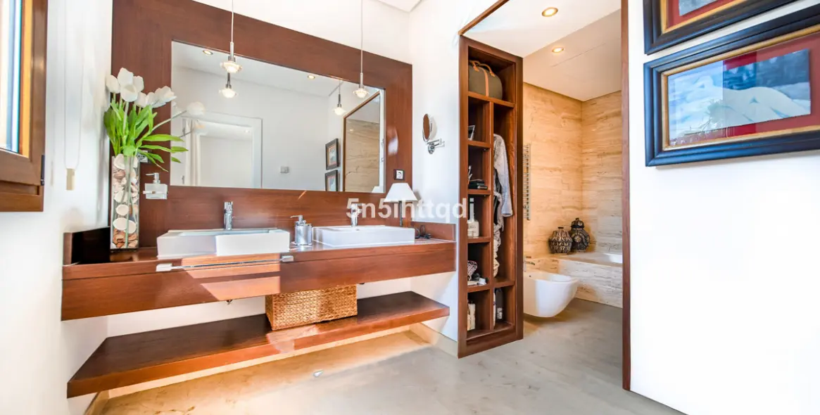 Продажа  отдельно стоящей виллы в Benahavís 22