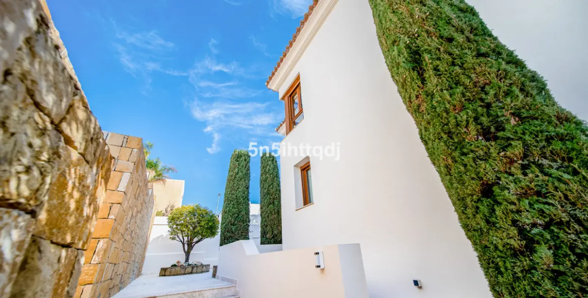 Продажа  отдельно стоящей виллы в Benahavís 29