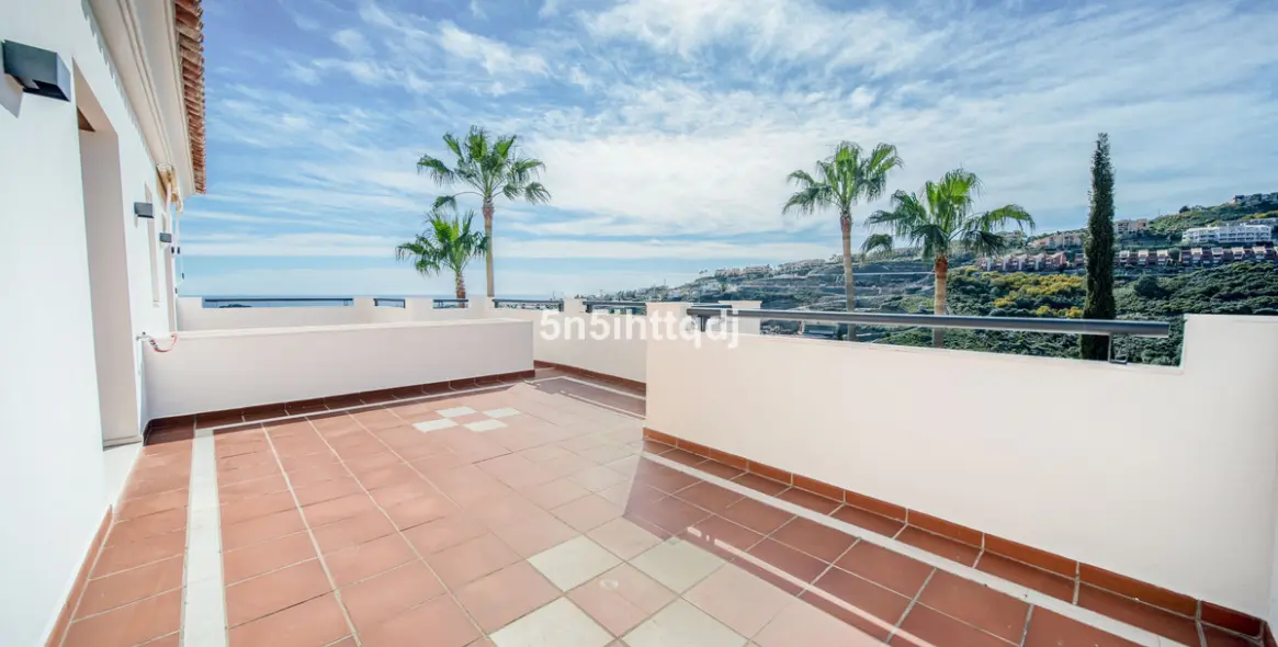 Продажа  отдельно стоящей виллы в Benahavís 35