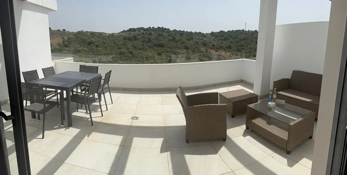 Short-term rent of penthouse in Estepona 6