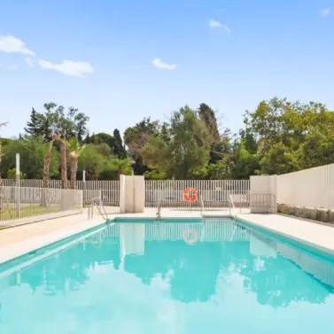 Short-term rent of middle floor apartment in Elviria