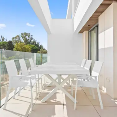 Short-term rent of middle floor apartment in Elviria