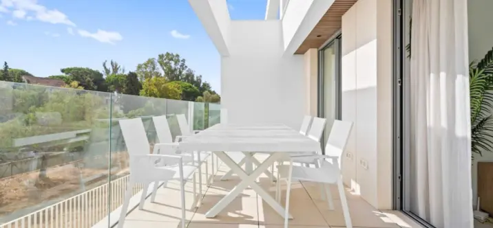 Short-term rent of middle floor apartment in Elviria 4