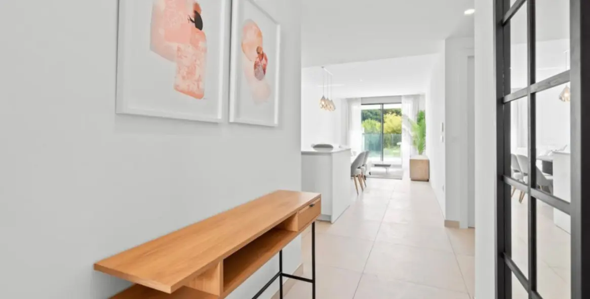 Short-term rent of middle floor apartment in Elviria 6