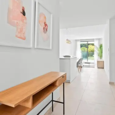 Short-term rent of middle floor apartment in Elviria