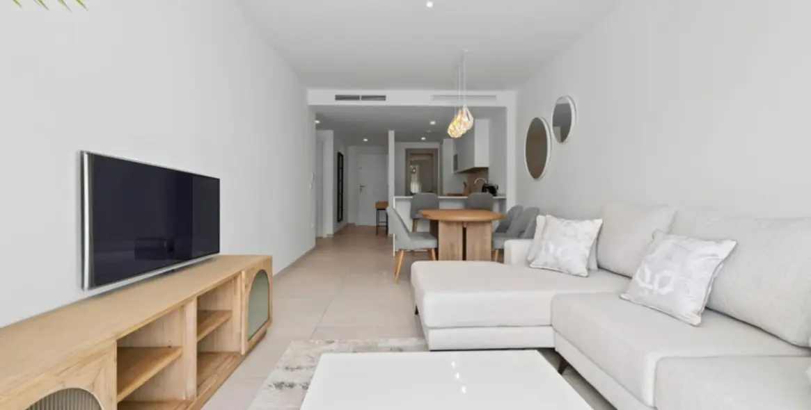 Short-term rent of middle floor apartment in Elviria 8