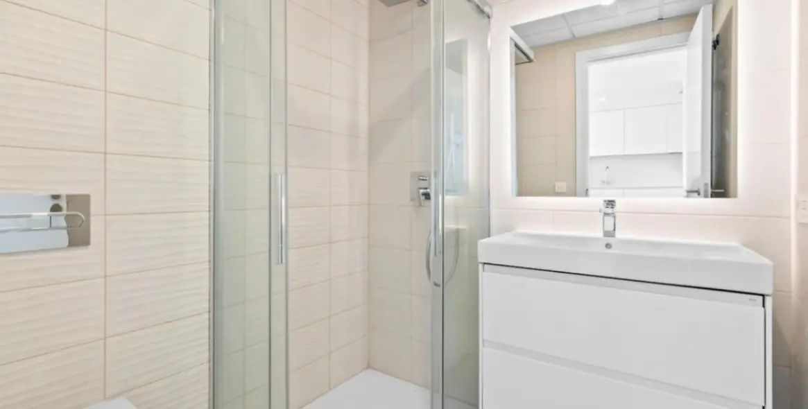 Short-term rent of middle floor apartment in Elviria 14