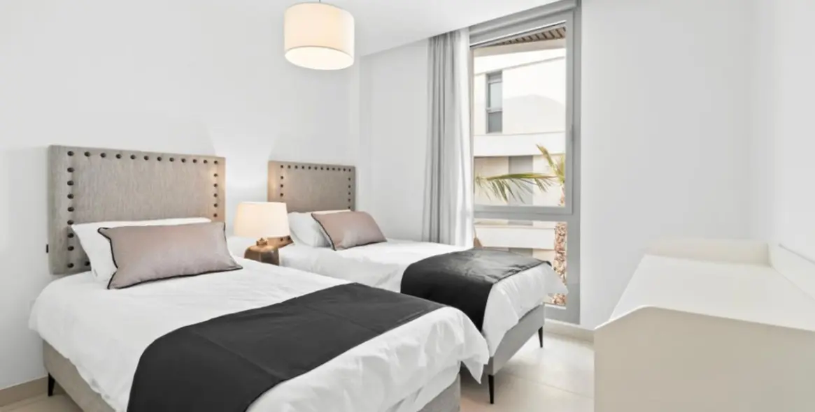 Short-term rent of middle floor apartment in Elviria 15