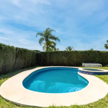 Long-term rent of detached villa in Estepona