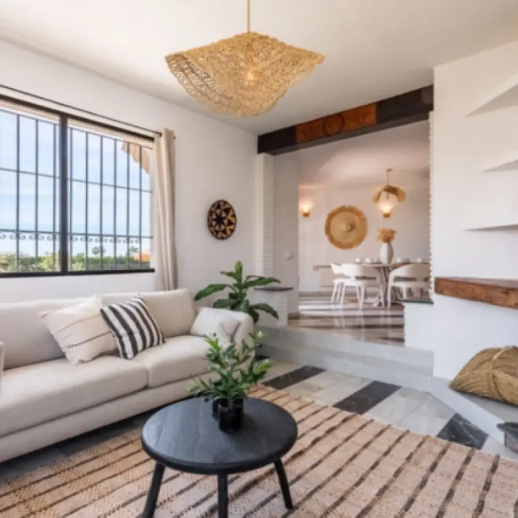 Long-term rent of detached villa in Estepona