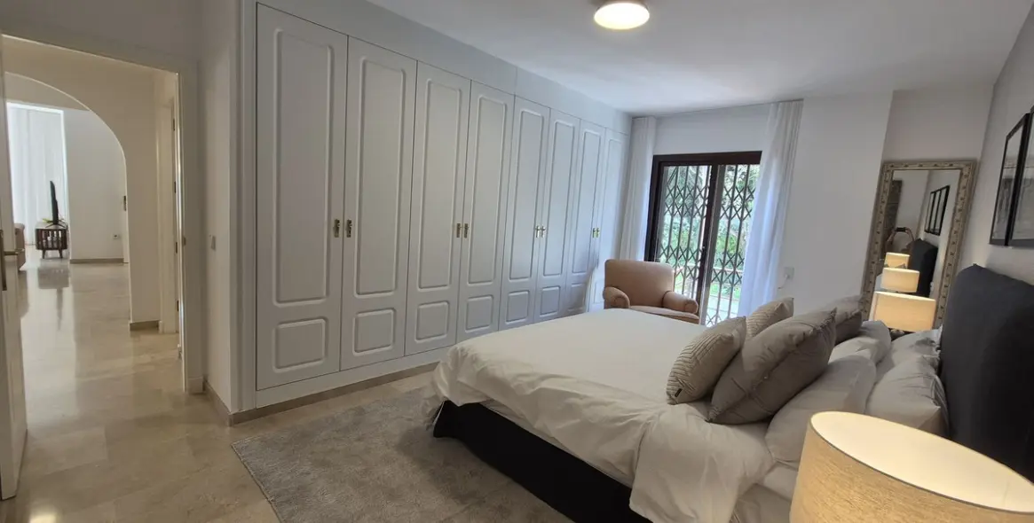 Long-term rent of middle floor apartment in Nagüeles 15