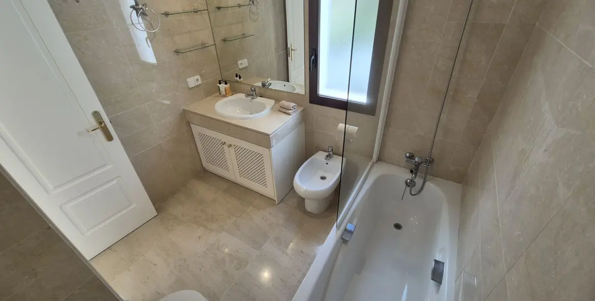 Long-term rent of middle floor apartment in Nagüeles 29