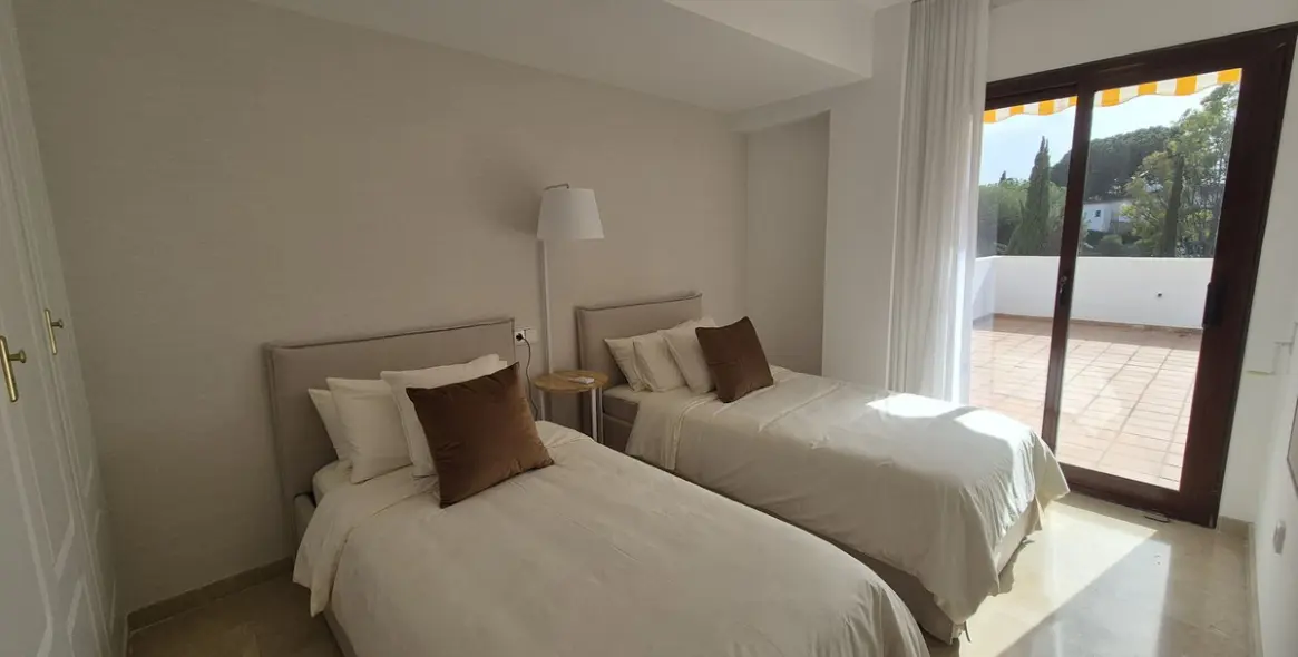Long-term rent of middle floor apartment in Nagüeles 34