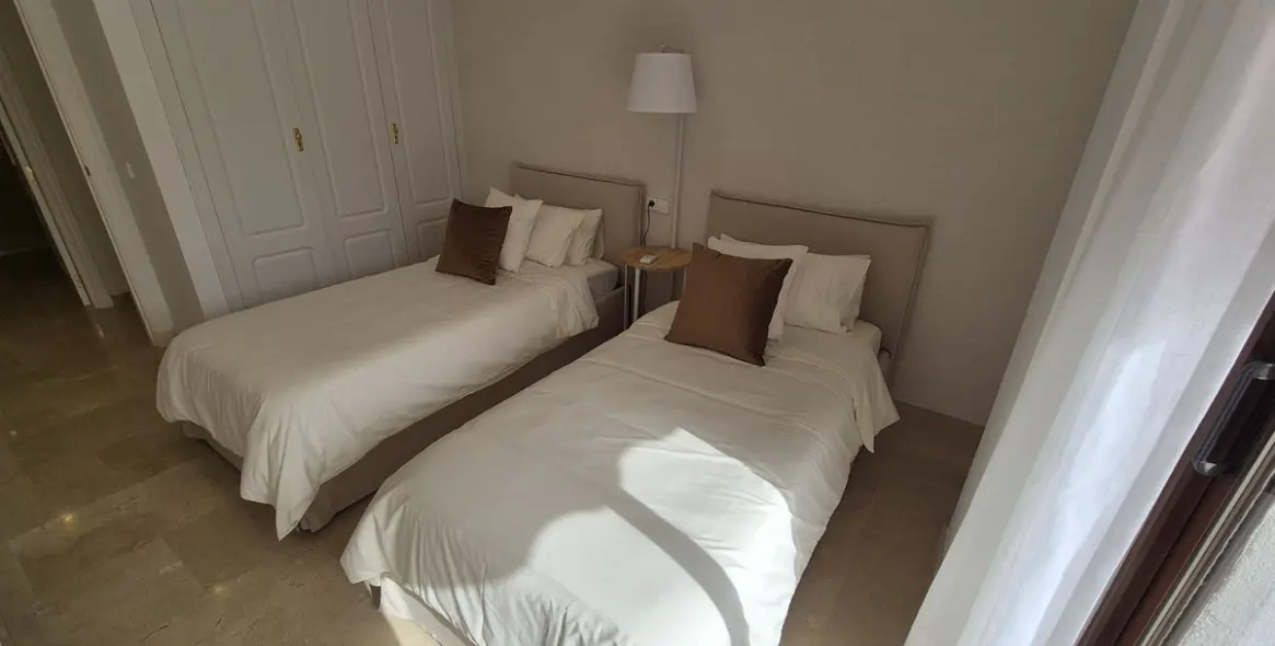 Long-term rent of middle floor apartment in Nagüeles 36
