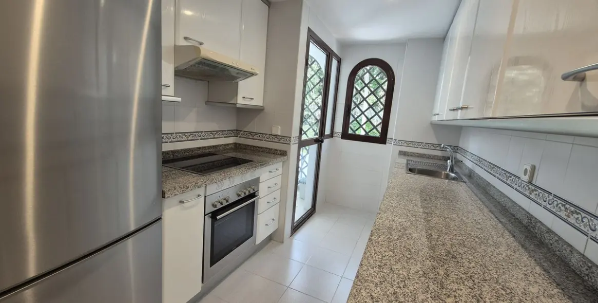 Long-term rent of middle floor apartment in Nagüeles 53