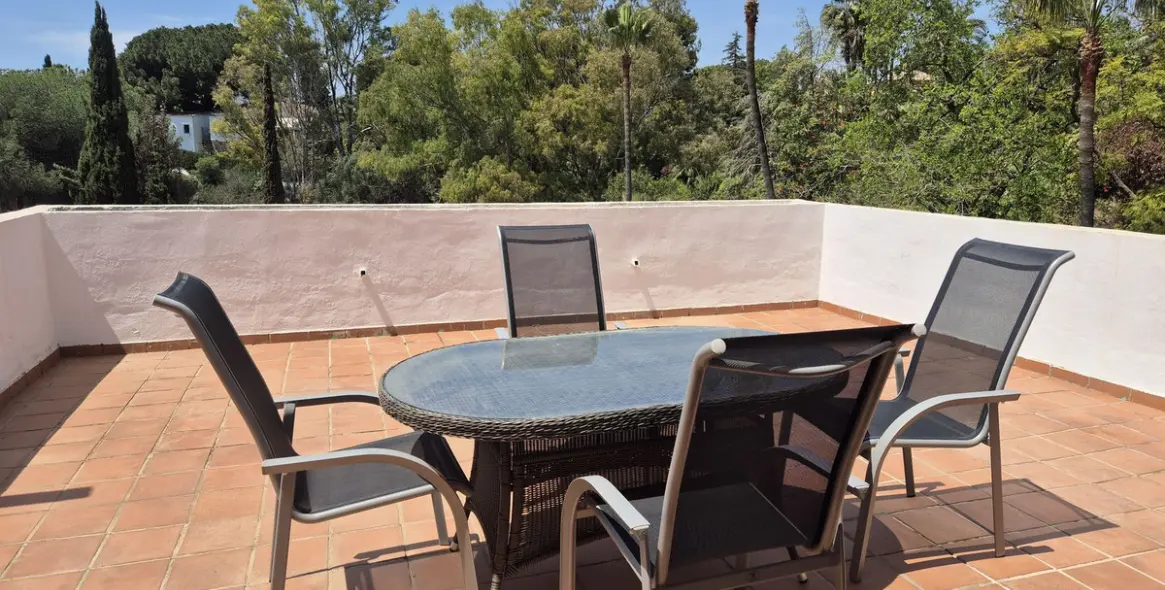 Long-term rent of middle floor apartment in Nagüeles 83