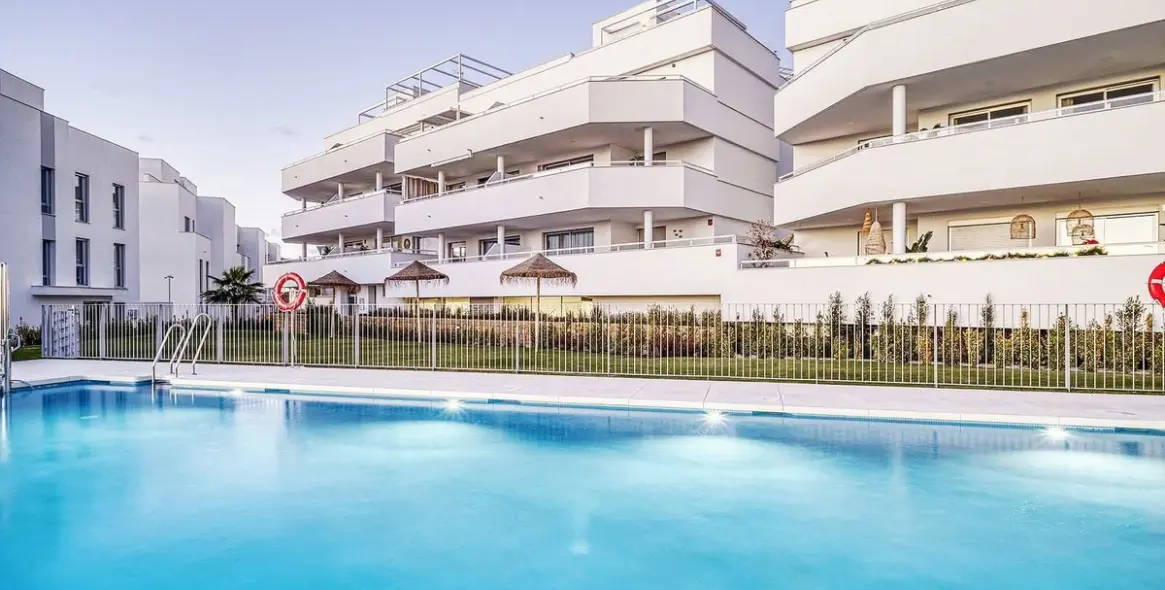 Долгосрочная аренда апартаментов на первом этаже в Estepona 1