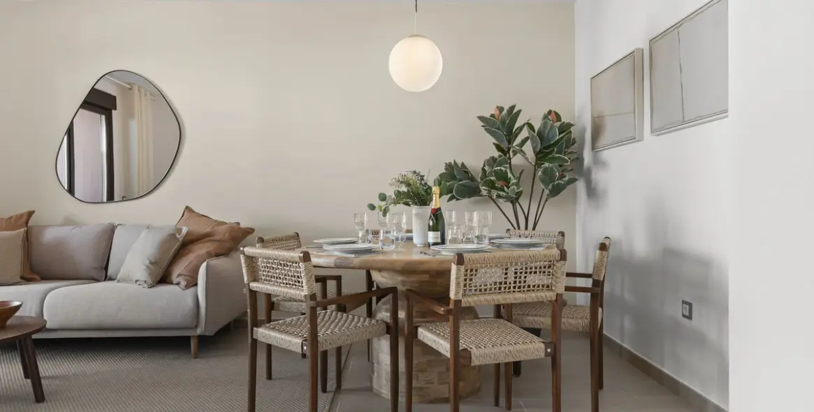 Продажа апартаментов на среднем этаже в Estepona 1