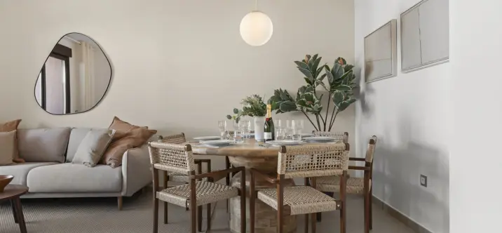 Продажа апартаментов на среднем этаже в Estepona 0