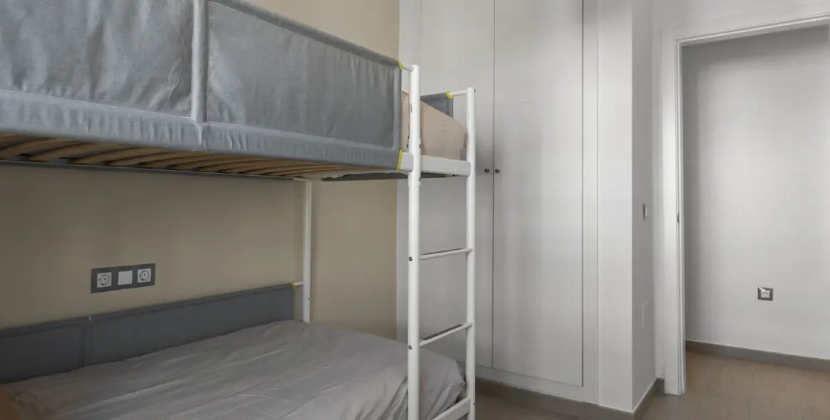 Продажа апартаментов на среднем этаже в Estepona 20