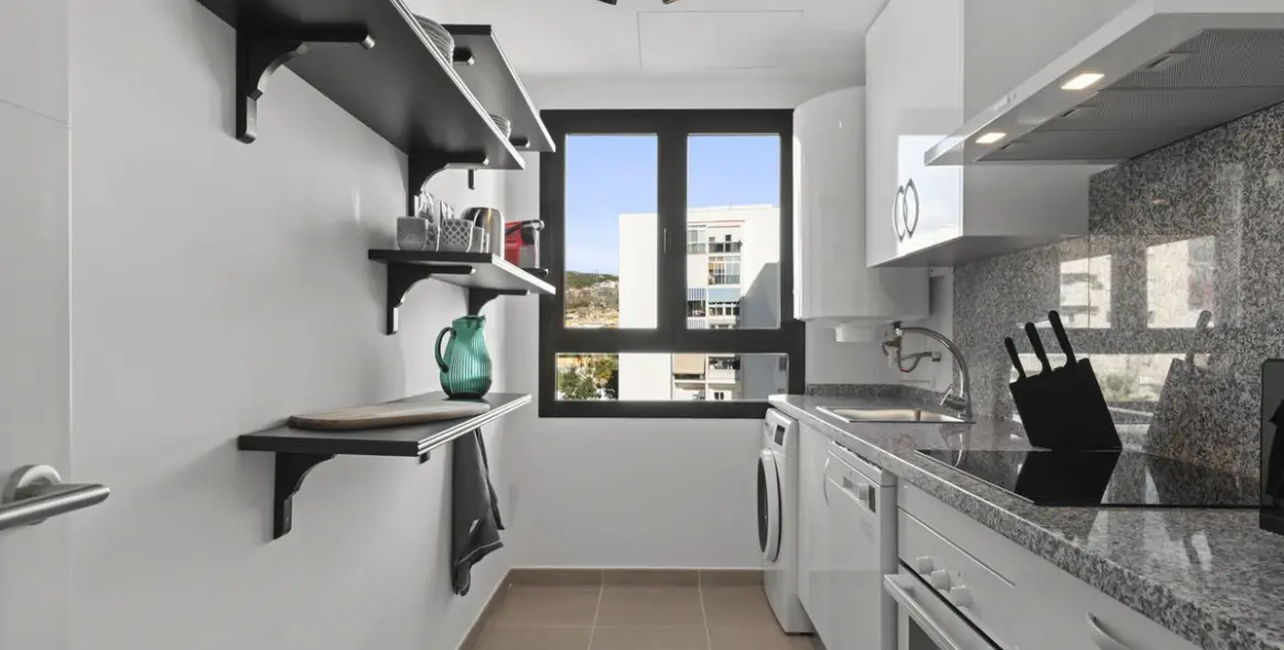 Продажа апартаментов на среднем этаже в Estepona 22