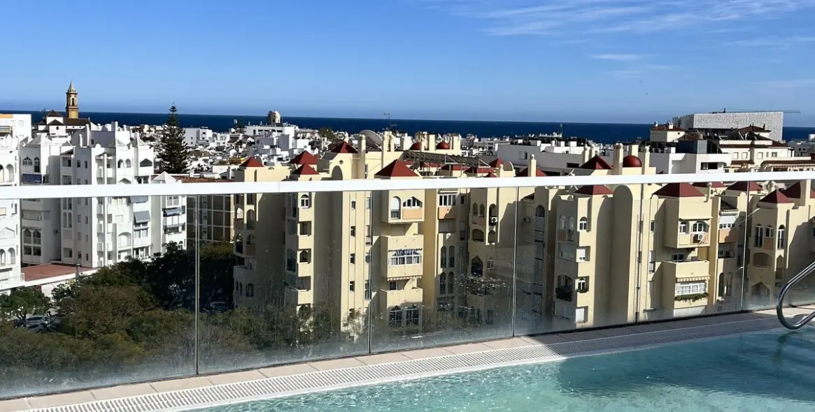 Продажа апартаментов на среднем этаже в Estepona 26