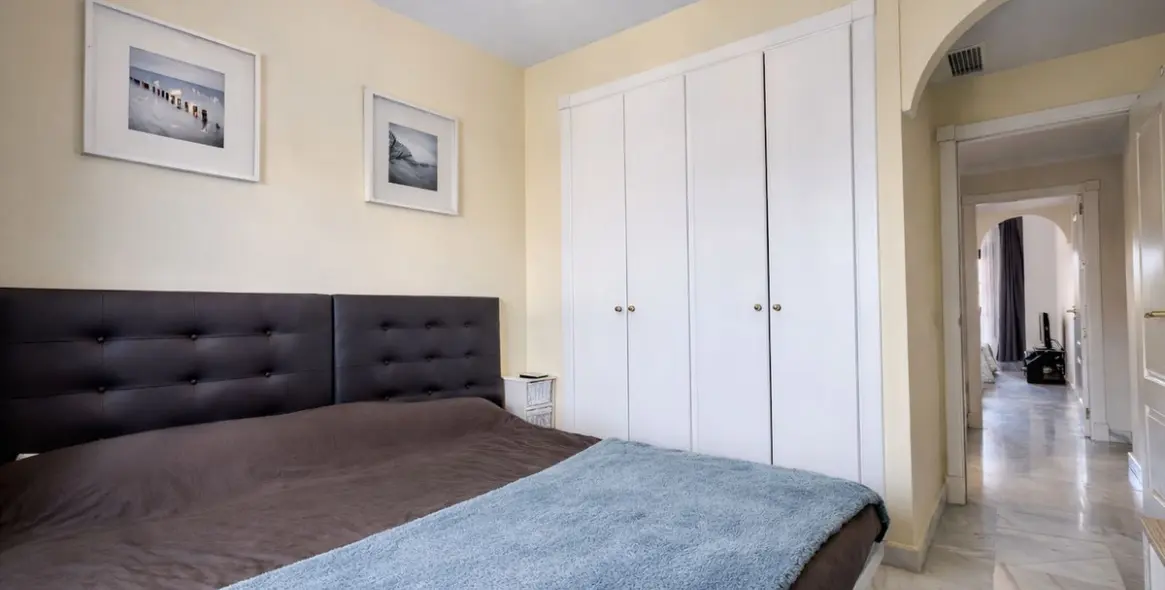 Продажа апартаментов на среднем этаже в Hacienda del Sol 10