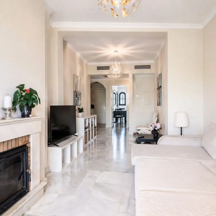 Venta de apartamento en planta media en Hacienda del Sol