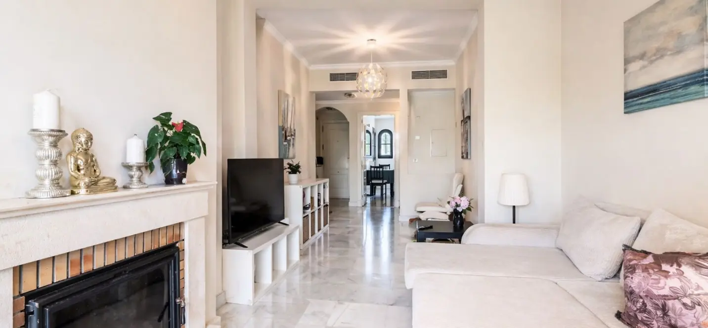 Venta de apartamento en planta media en Hacienda del Sol 1