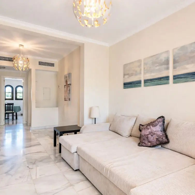 Venta de apartamento en planta media en Hacienda del Sol