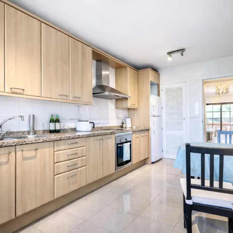Venta de apartamento en planta media en Hacienda del Sol