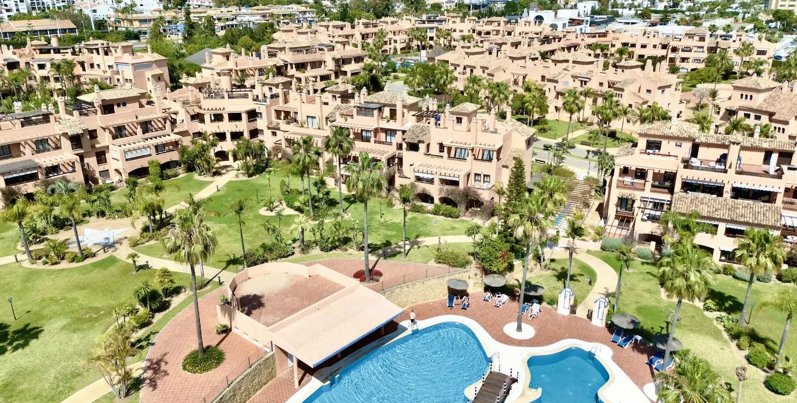 Sale of middle floor apartment in Hacienda del Sol 17