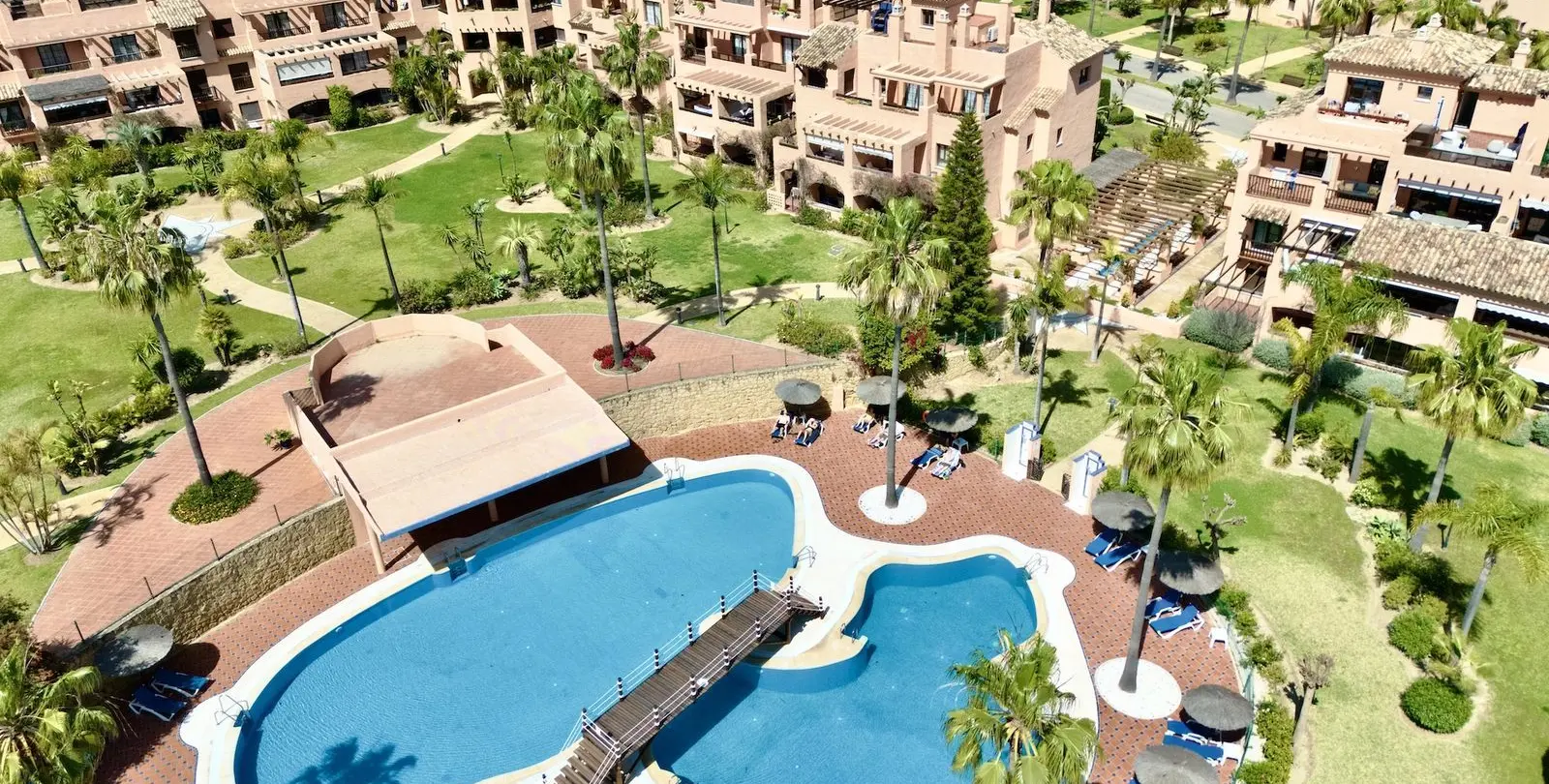 Sale of middle floor apartment in Hacienda del Sol 22