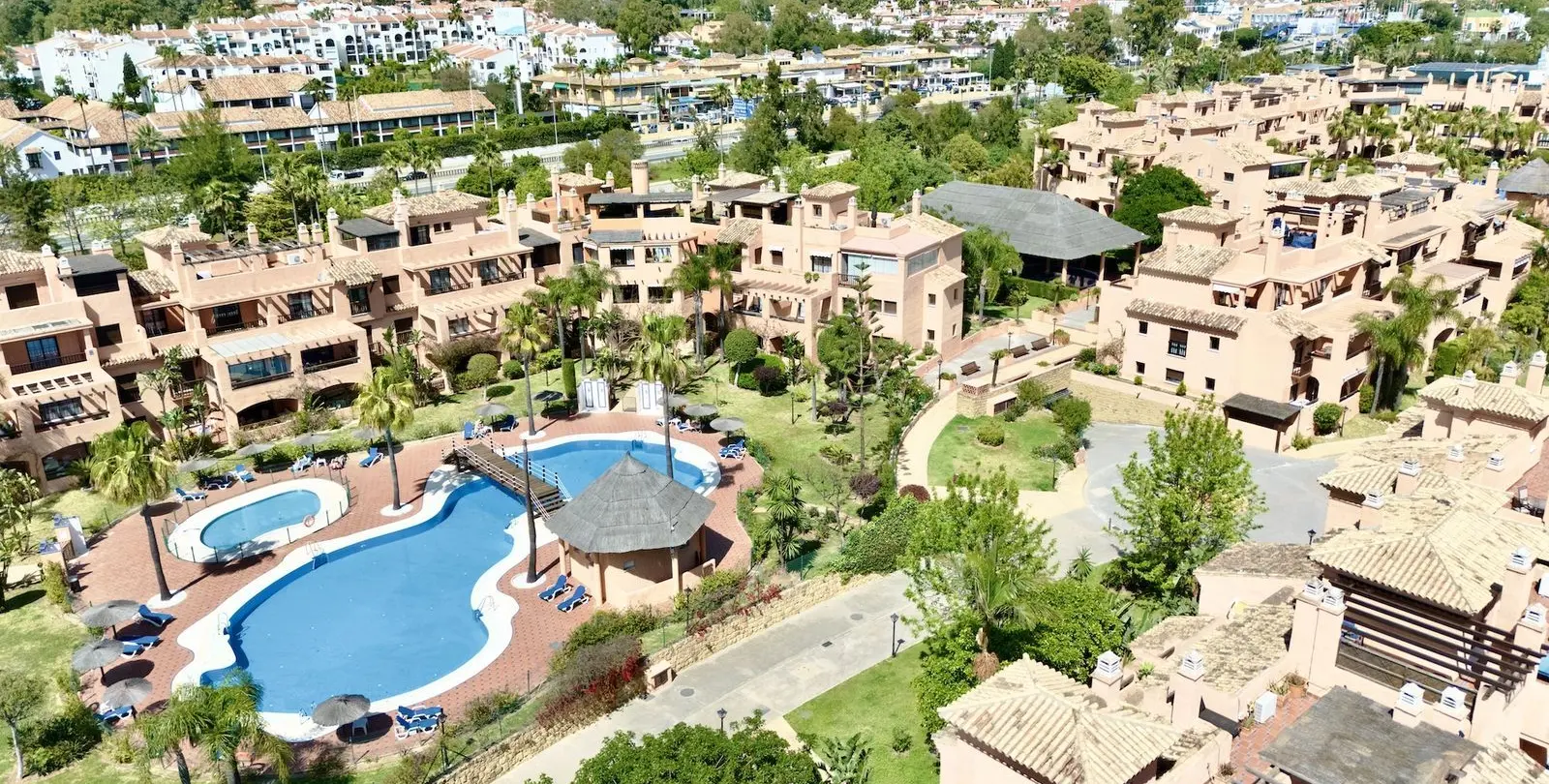 Sale of middle floor apartment in Hacienda del Sol 23