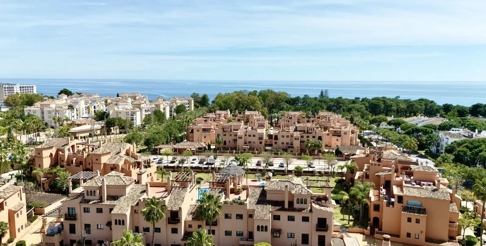 Sale of middle floor apartment in Hacienda del Sol 24
