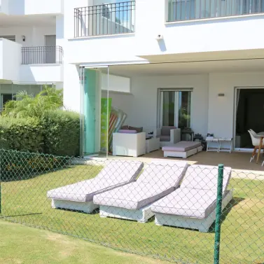 Продажа апартаментов на первом этаже в La Mairena