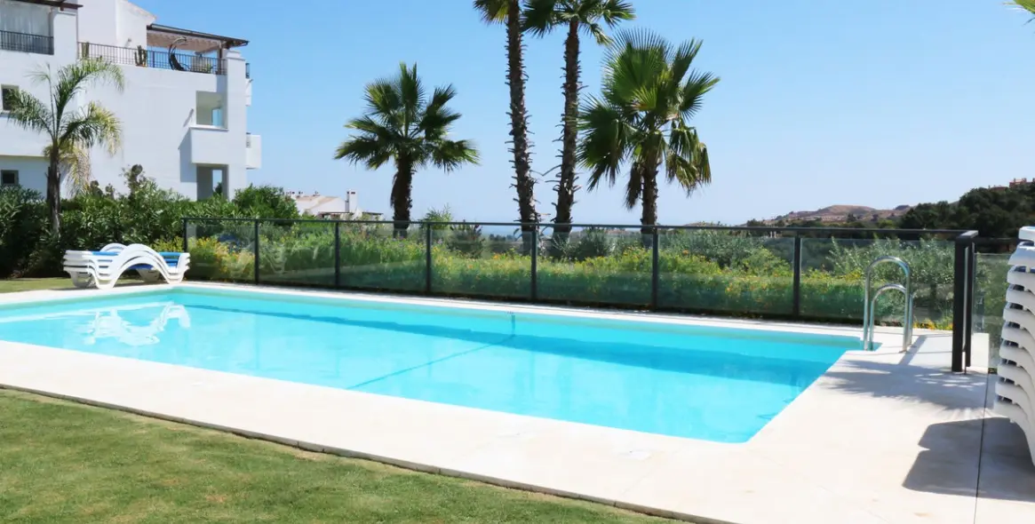 Продажа апартаментов на первом этаже в La Mairena 5