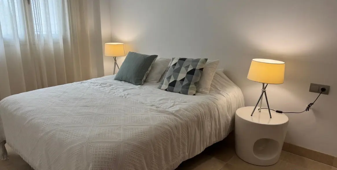 Продажа апартаментов на первом этаже в La Mairena 12