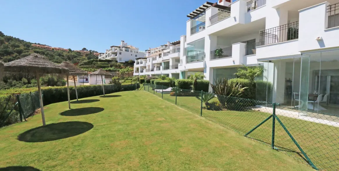 Продажа апартаментов на первом этаже в La Mairena 18