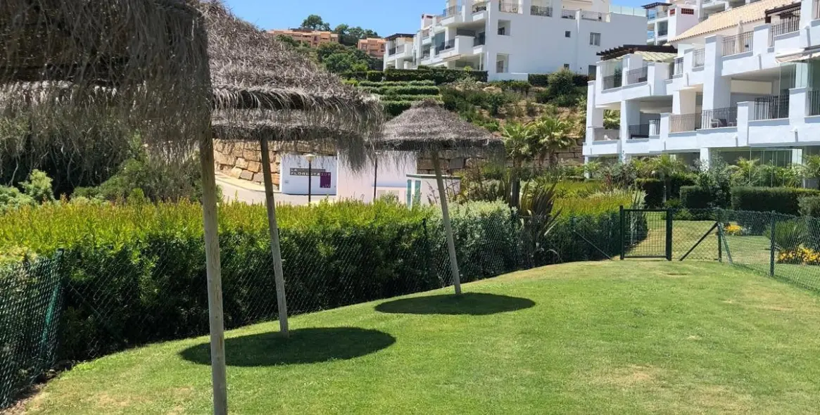 Продажа апартаментов на первом этаже в La Mairena 19