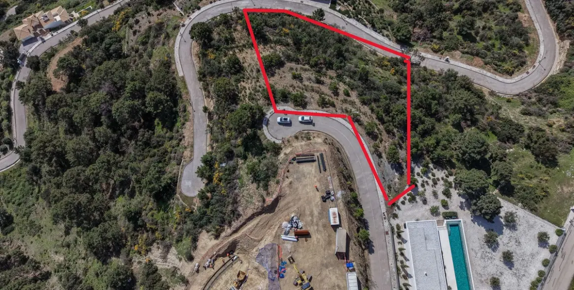 Продажа  жилого участка в Benahavís 1