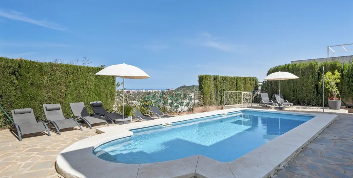 Продажа  отдельно стоящей виллы в Cerros del Aguila 2