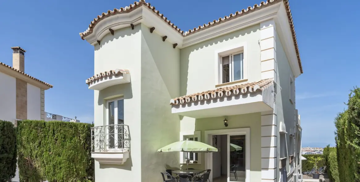 Продажа  отдельно стоящей виллы в Cerros del Aguila 4